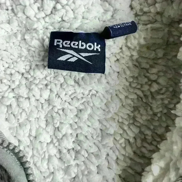 Woman’s Reebok Sweatshirt - Picture 4 of 6